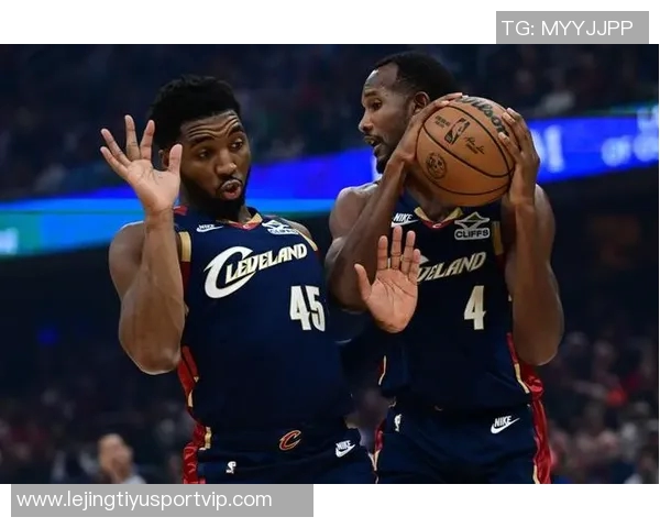 莫布里上半场表现出色高炮台状态回暖贡献10分5板2助1帽三分命中率高达66